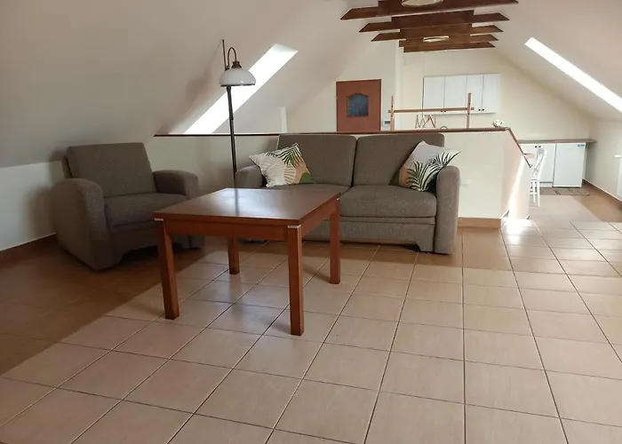 Apartament Up Rooms-Targi Domek