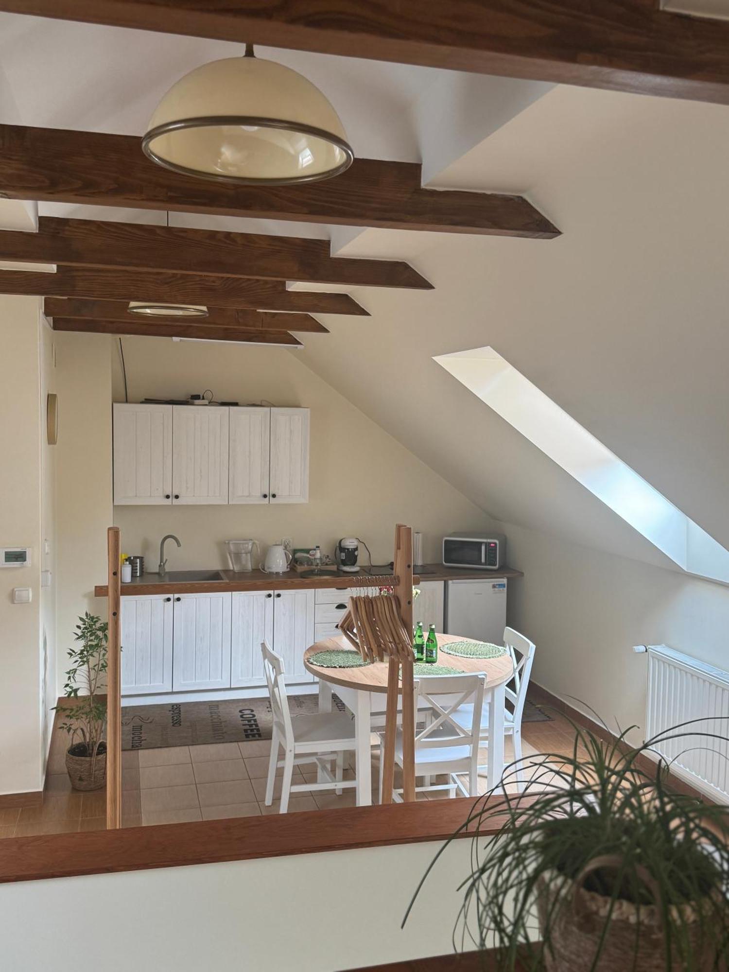 Up Rooms-targi Apartment *